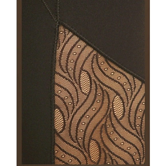 NWT- BLACK YOGA/WORKOUT CAPRIS W/LACE MESH PANELS - Picture 2 of 5